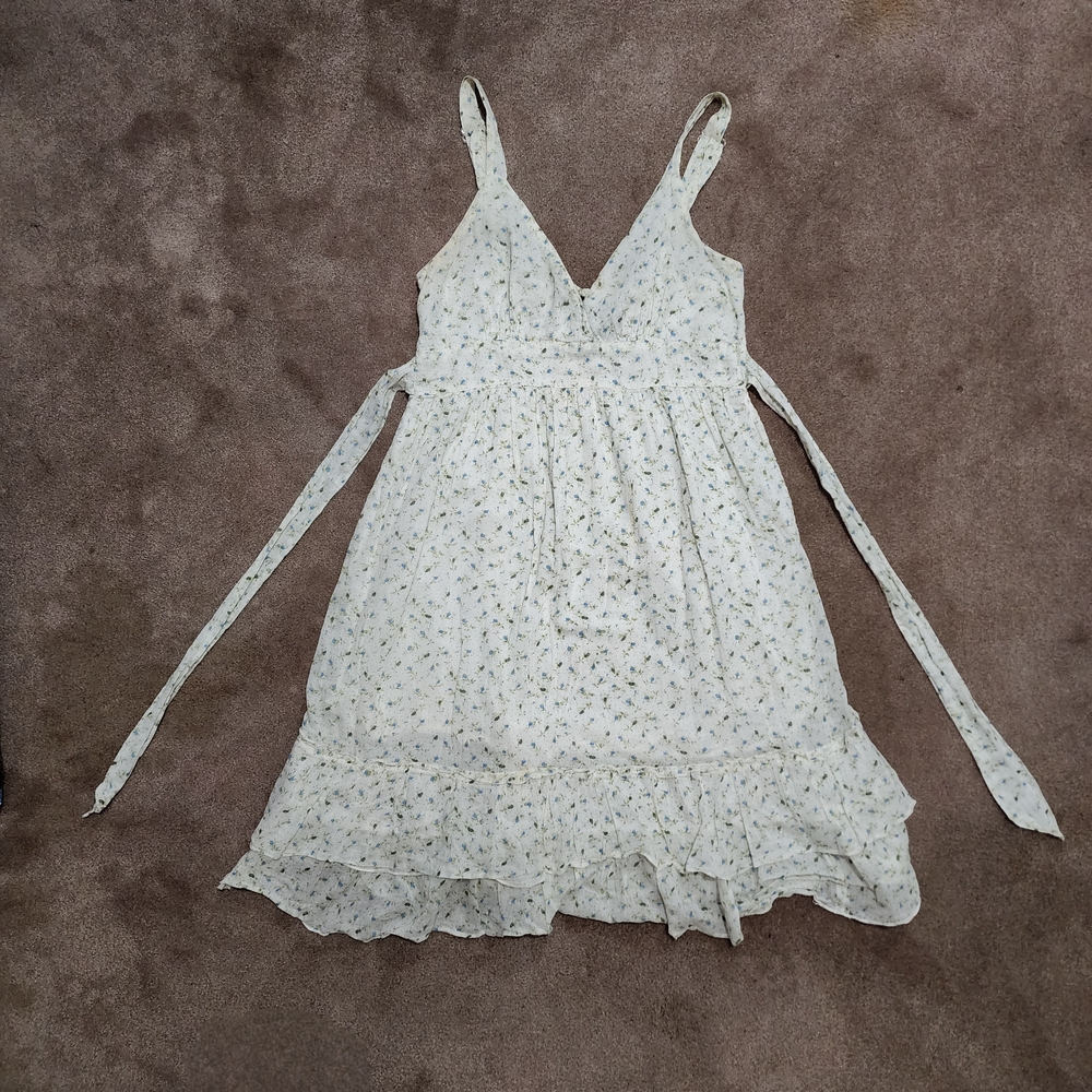 Spring Elegant Cream Floral Dress - Picture 2 of 10